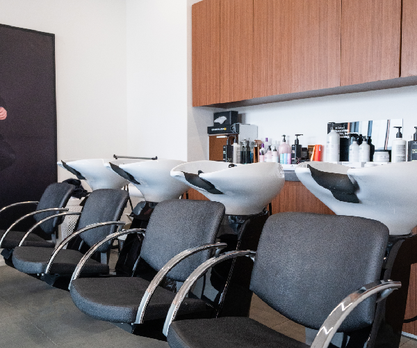 beauty salon furniture dubai